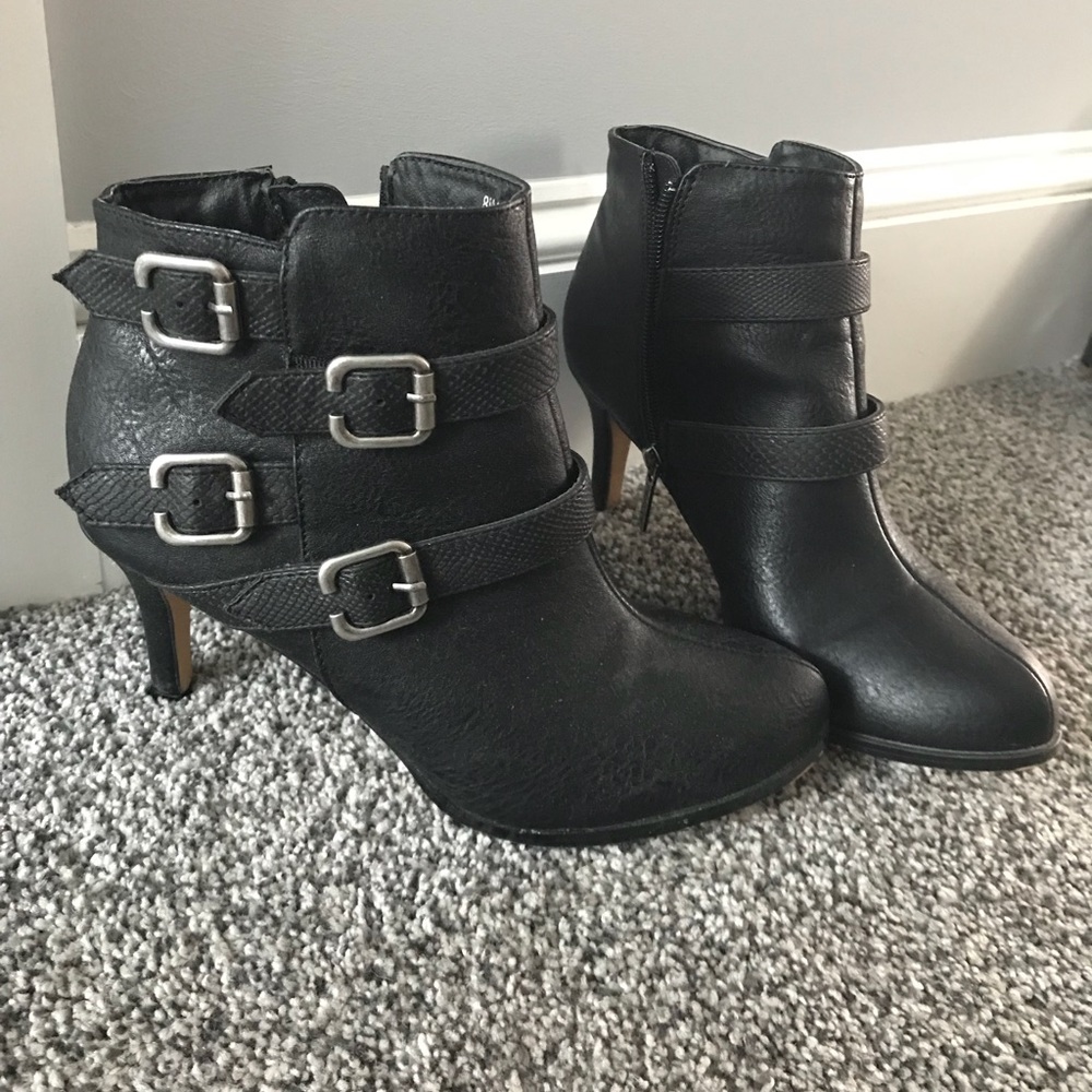 Black booties with buckle